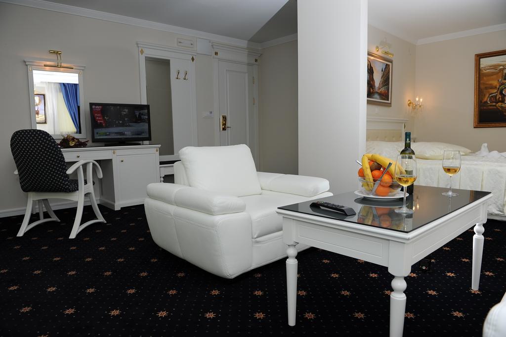 Millenium Palace Ochryda Zewnętrze zdjęcie